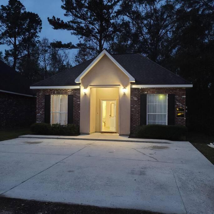 Chateau 7 Hammond Exterior photo